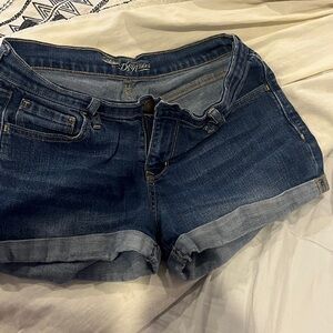 Old Navy shorts, boyfriend style